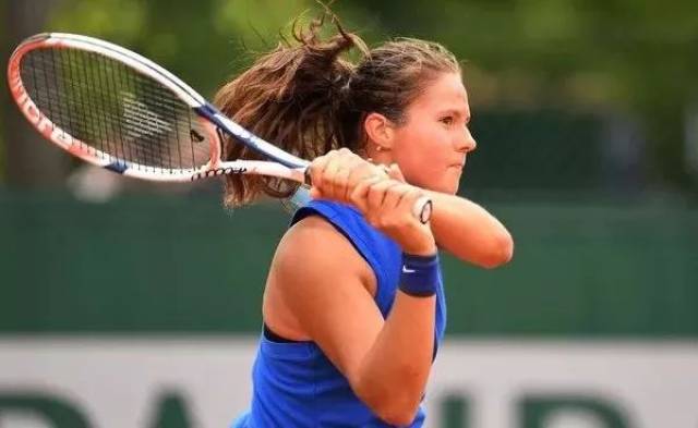 际舞台上崭 际舞台上崭